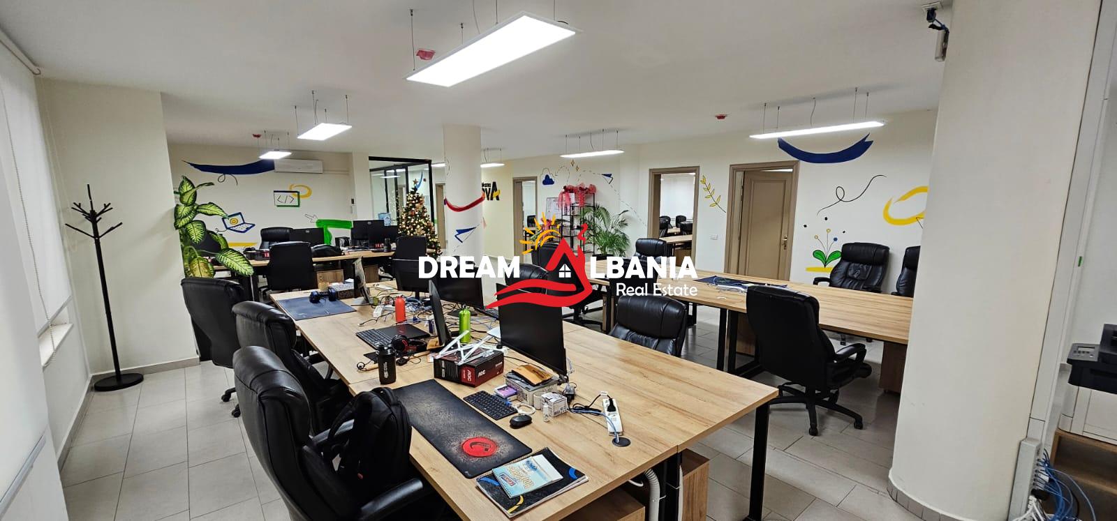 Escritório comercial à venda no centro de Shkodra (id 4161094)
