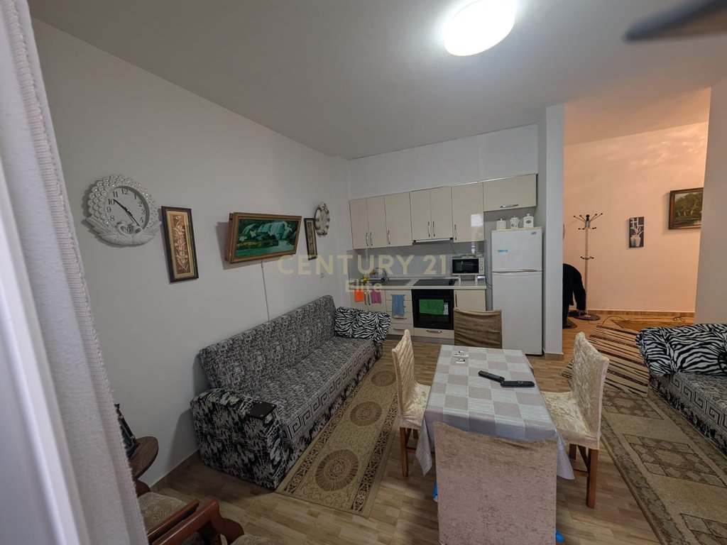 À venda na praia de qerret, apartamento 1+1. (3)