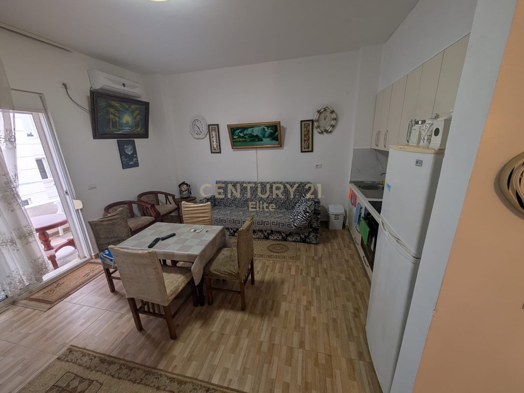 À venda na praia de qerret, apartamento 1+1. (4)