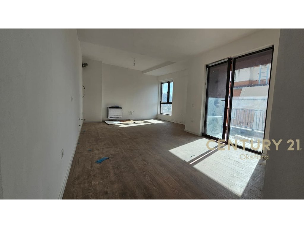 Office ambient for 2+1+garage, for rent at myslym shyri