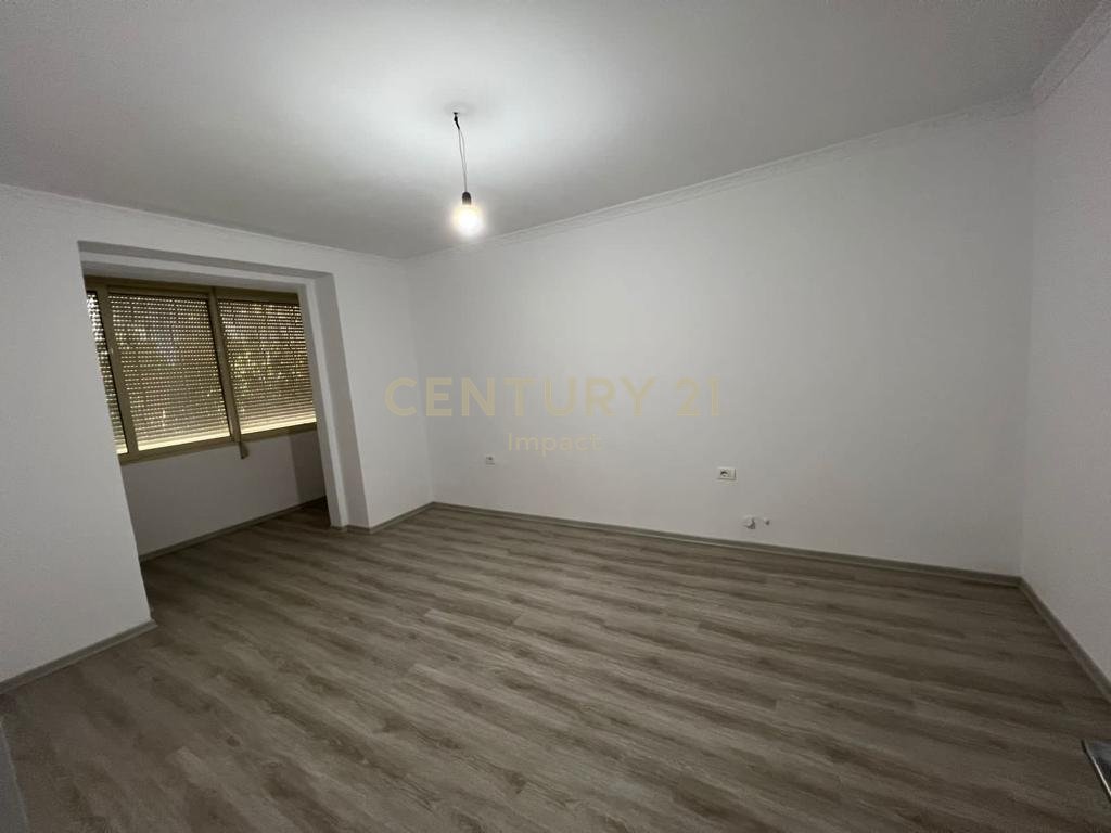 Office ambient for 2+1+garage, for rent at myslym shyri