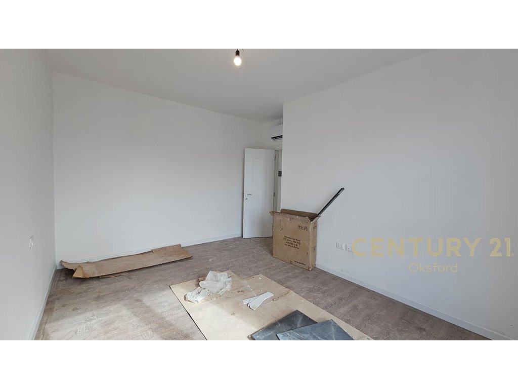 Office ambient for 2+1+garage, for rent at myslym shyri