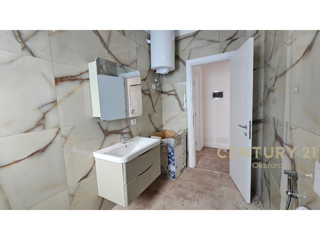 Office ambient for 2+1+garage, for rent at myslym shyri