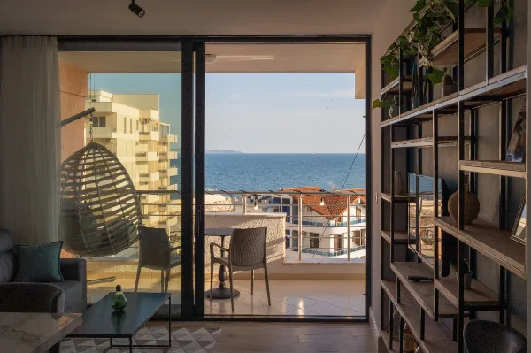 Apartamento 2+1+2 com vista completa para o mar em currila