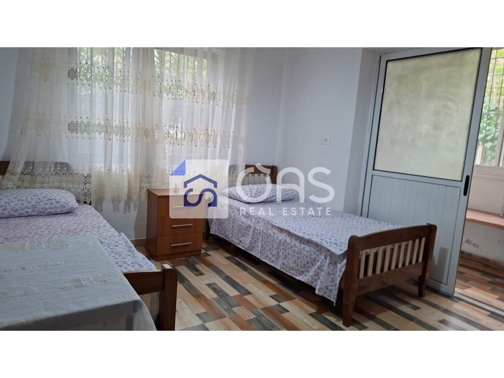 Apartament 2+1 me qira në shkolla e bashkuar, Tirana