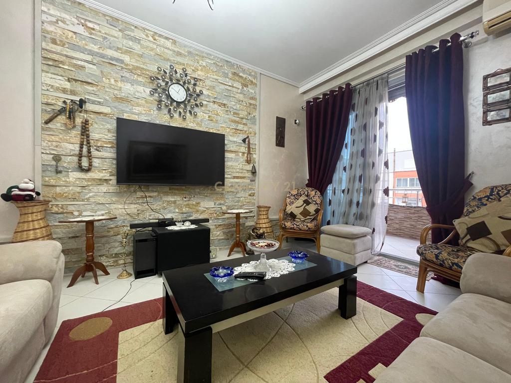 Appartement à vendre 2+1+2 – Rue cipajve, vlore!