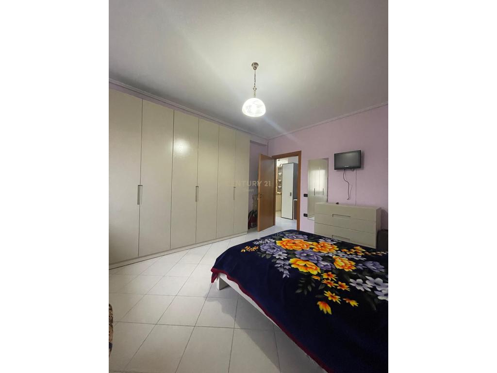 Appartement à vendre 2+1+2 – Rue cipajve, vlore!