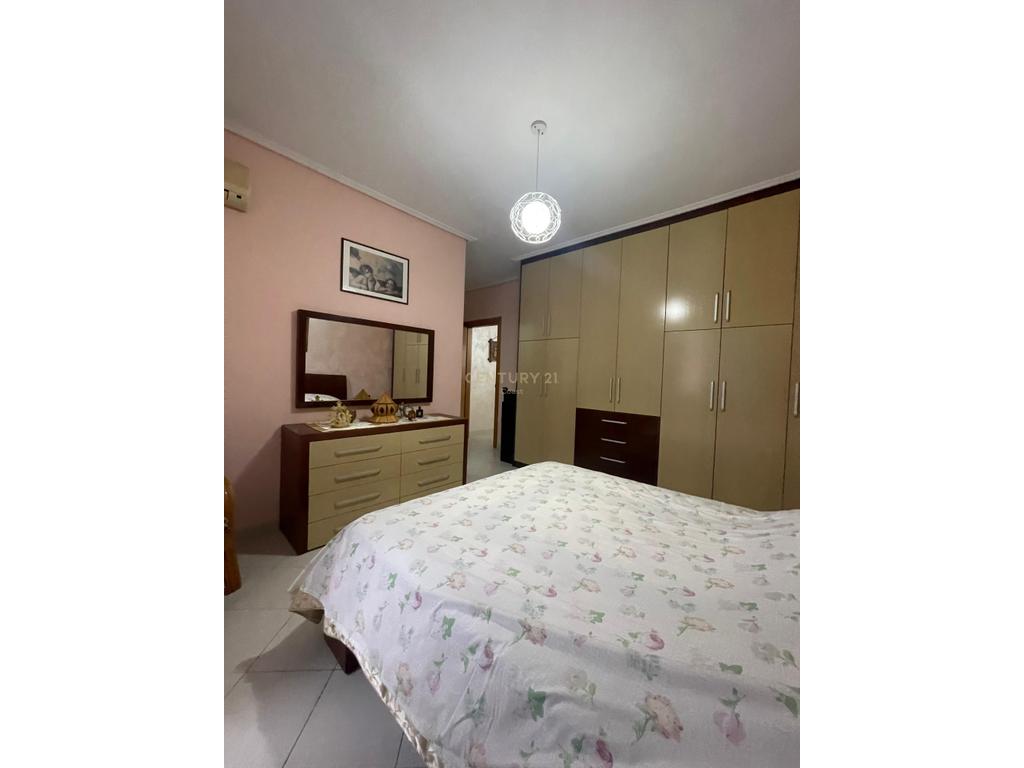 Appartement à vendre 2+1+2 – Rue cipajve, vlore!
