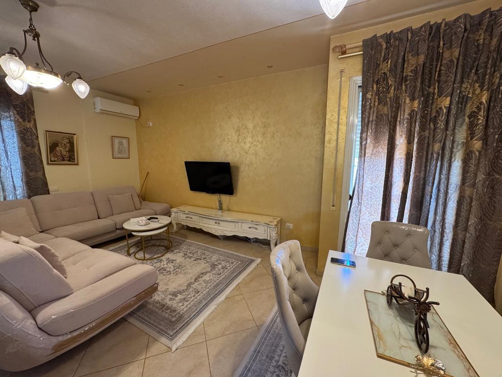 Appartement à vendre 2+1+2 – Rue cipajve, vlore!