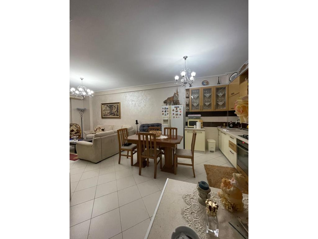 Appartement à vendre 2+1+2 – Rue cipajve, vlore!