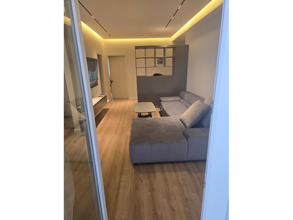 Appartamento 2+1+2 + parcheggio a river residence