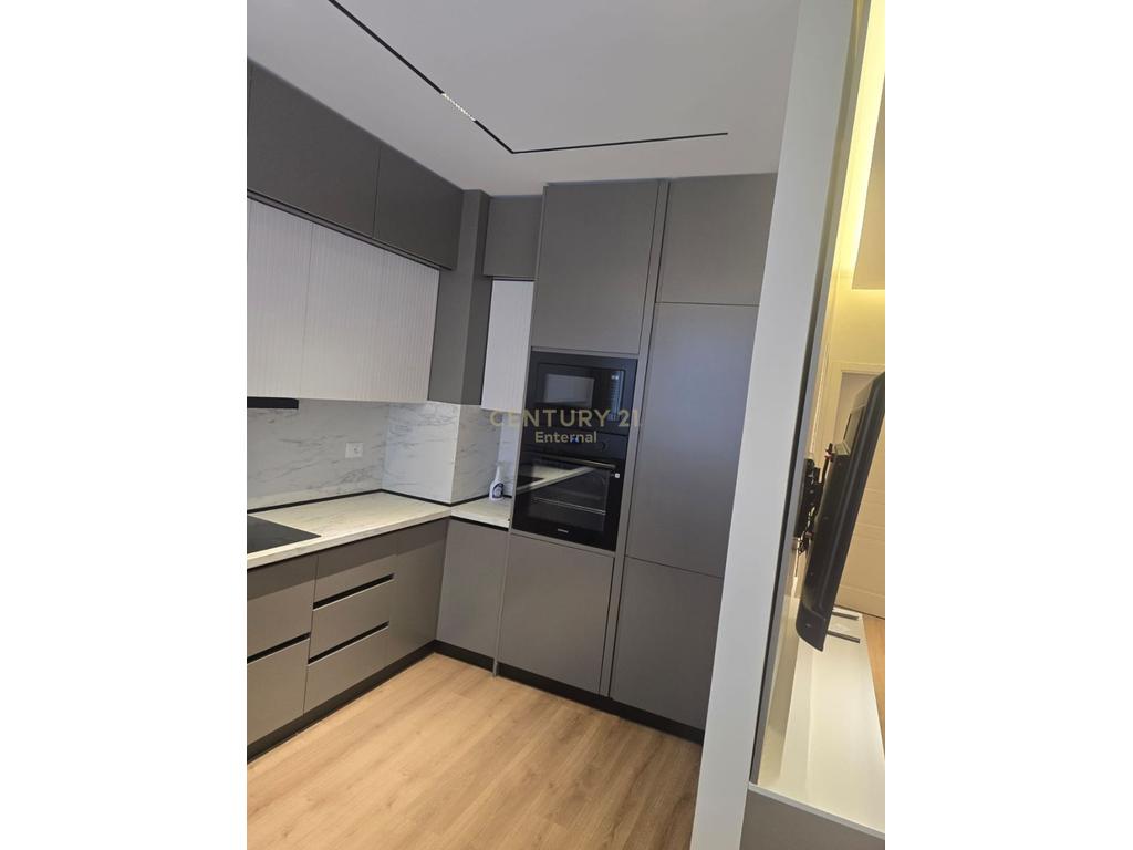 Appartamento 2+1+2 + parcheggio a river residence