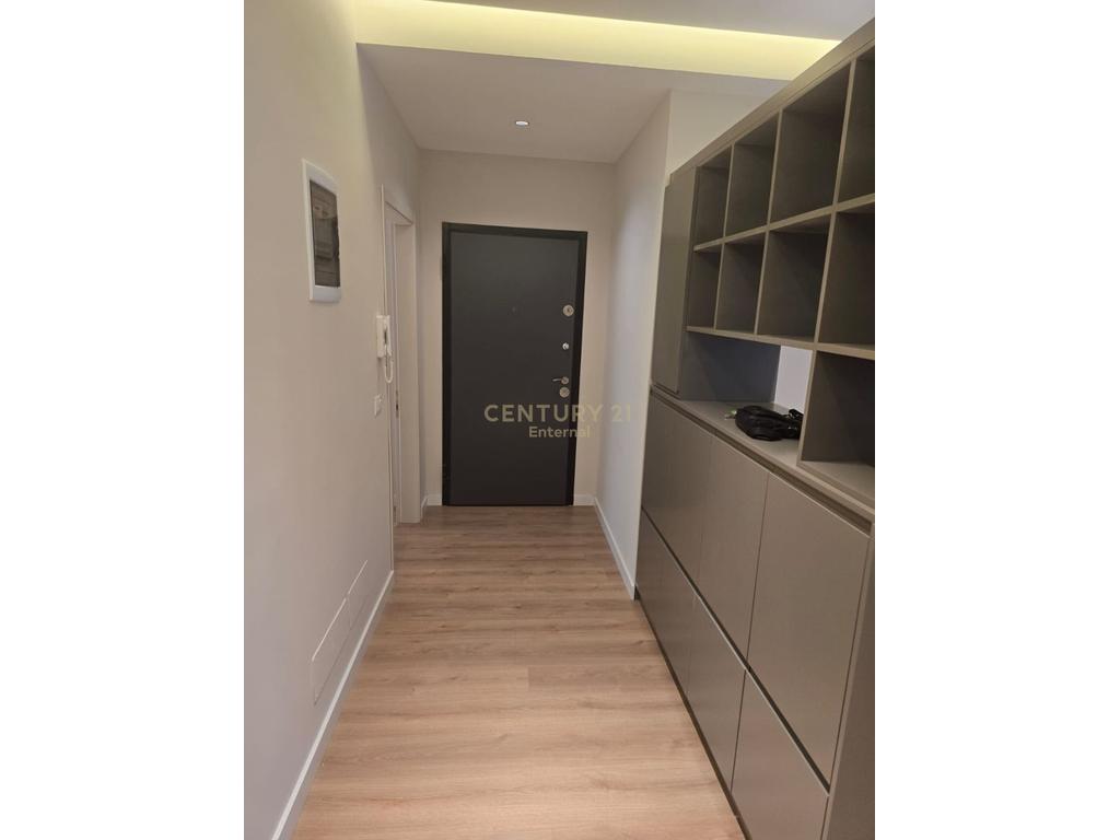 Appartamento 2+1+2 + parcheggio a river residence