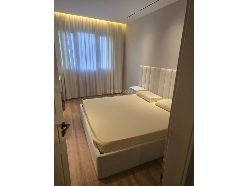 Appartamento 2+1+2 + parcheggio a river residence