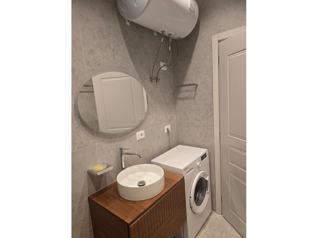 Appartamento 2+1+2 + parcheggio a river residence