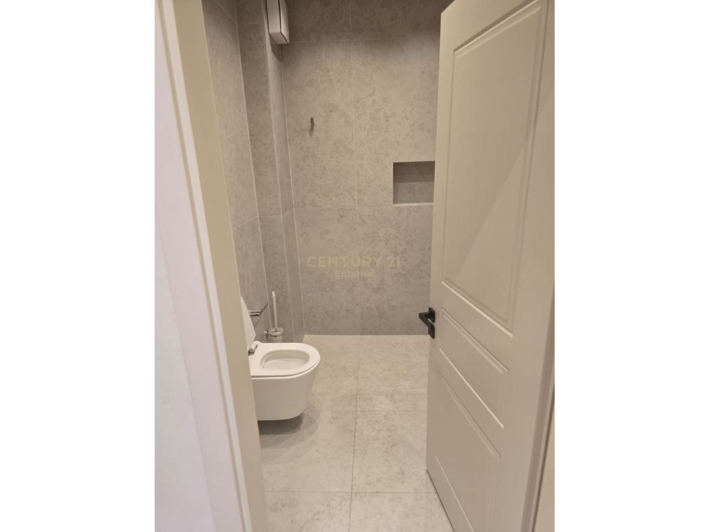 Appartamento 2+1+2 + parcheggio a river residence