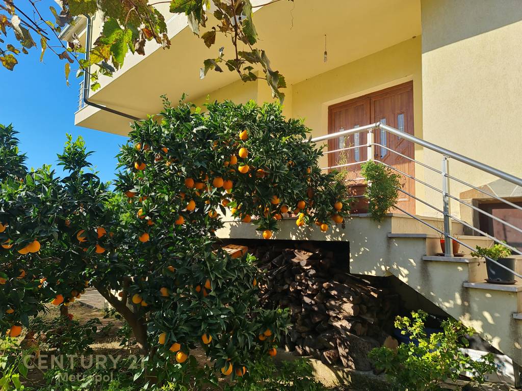 Casa privada con terreno, en las colinas de marikaj!
