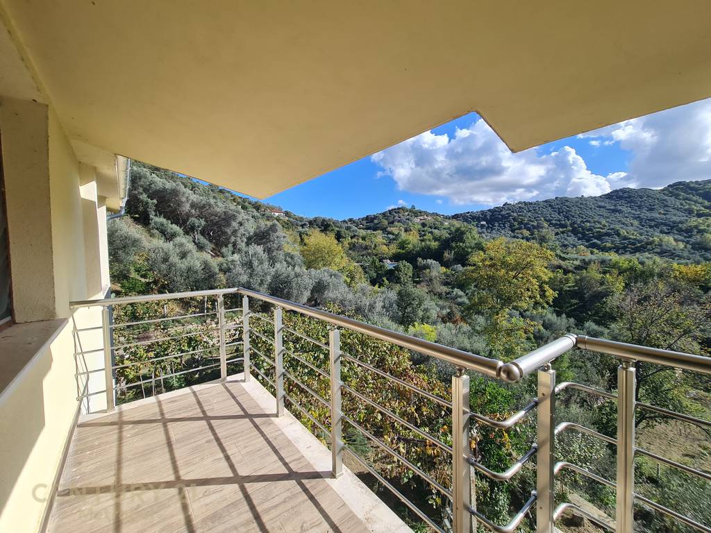 Casa privada con terreno, en las colinas de marikaj!