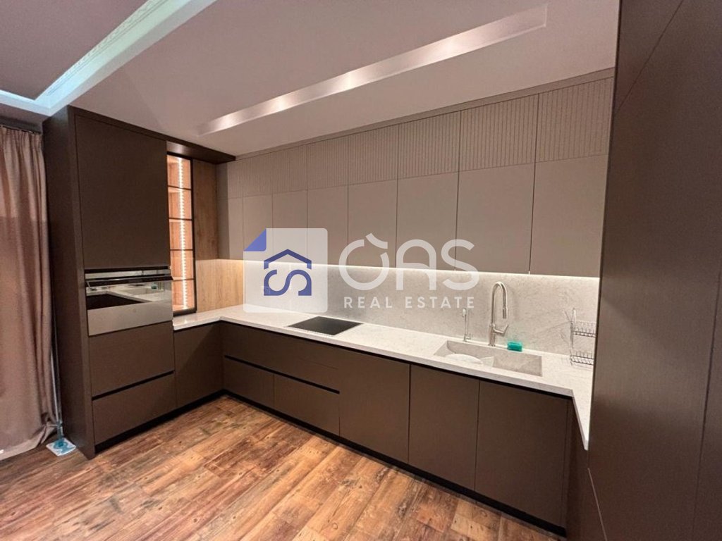Apartament 3+1 me qira në kopshtin botanik zoologjik, Tiranë