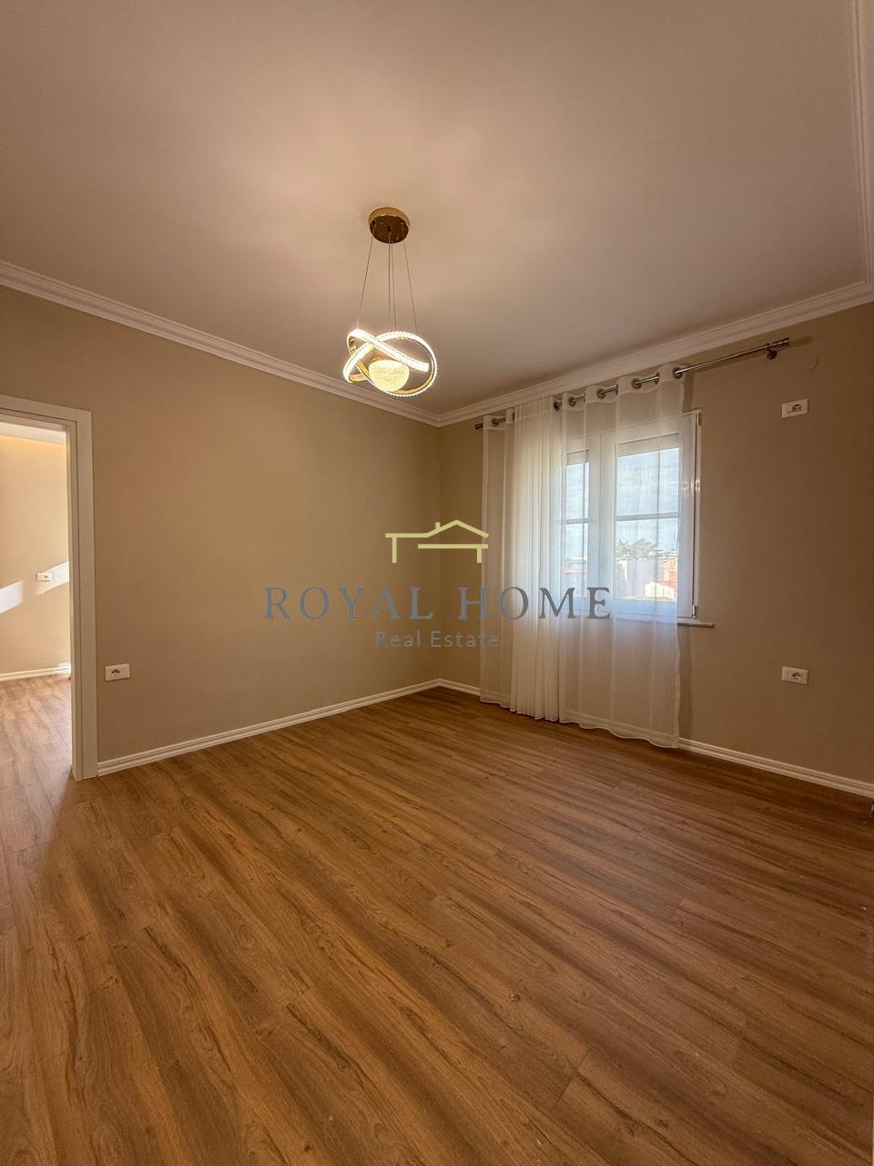 For sale apartment 1+1 on rruga e durrësit