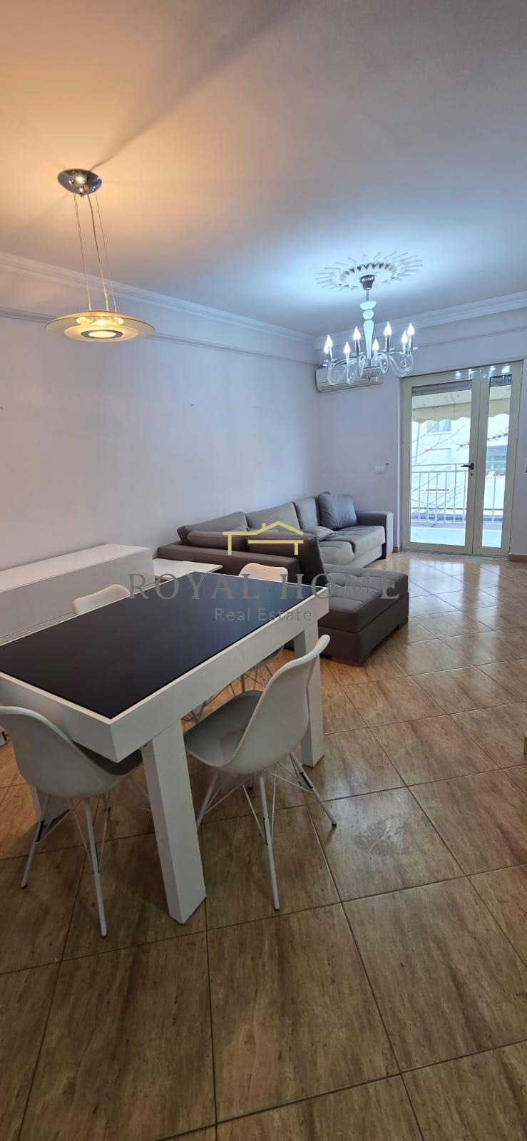 Apartamento à venda 1+1 próximo ao 21 dhjetori