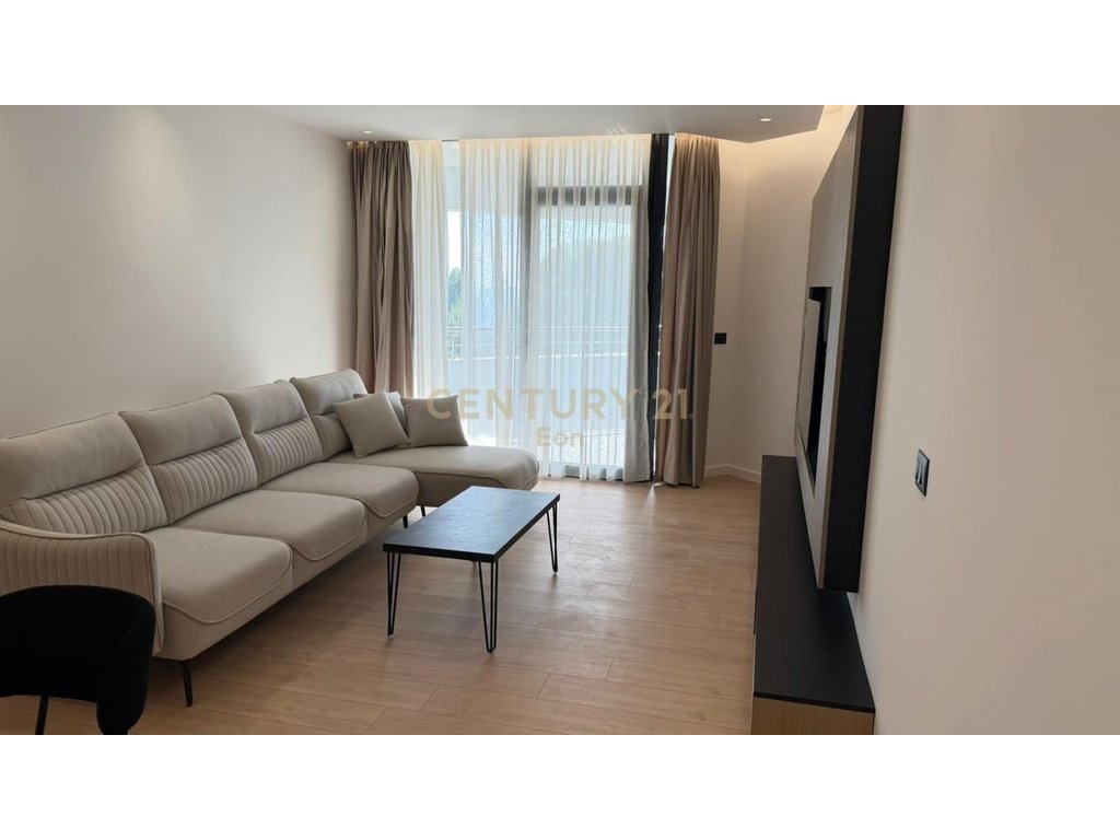 Se alquila super apartamento 2+1+2 con vista al mar en currila!