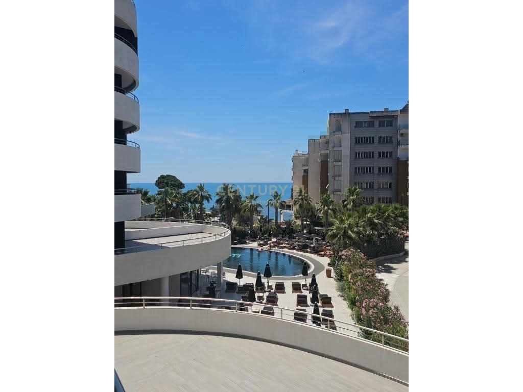 Se alquila super apartamento 2+1+2 con vista al mar en currila!