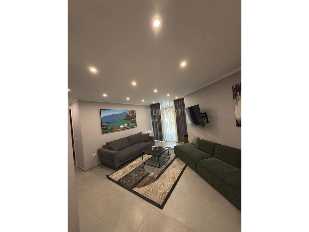 Se alquila super apartamento 2+1+2 con vista al mar en currila!
