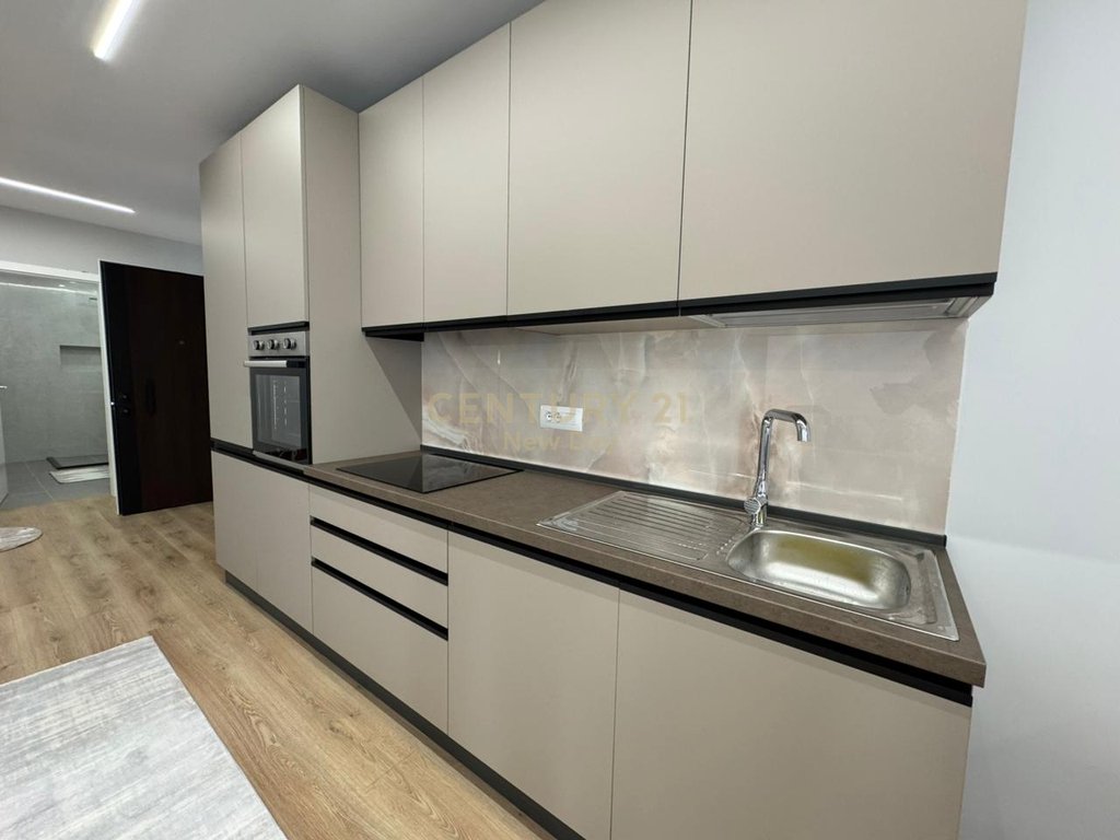 Se alquila super apartamento 2+1+2 con vista al mar en currila!