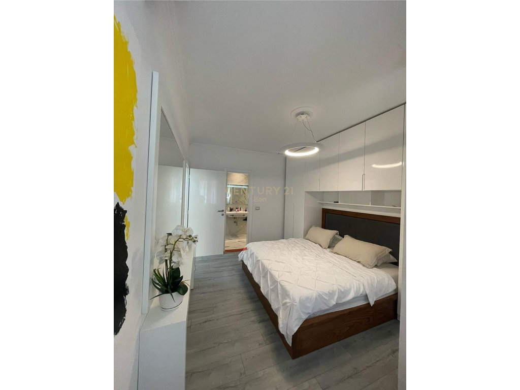 Se alquila super apartamento 2+1+2 con vista al mar en currila!