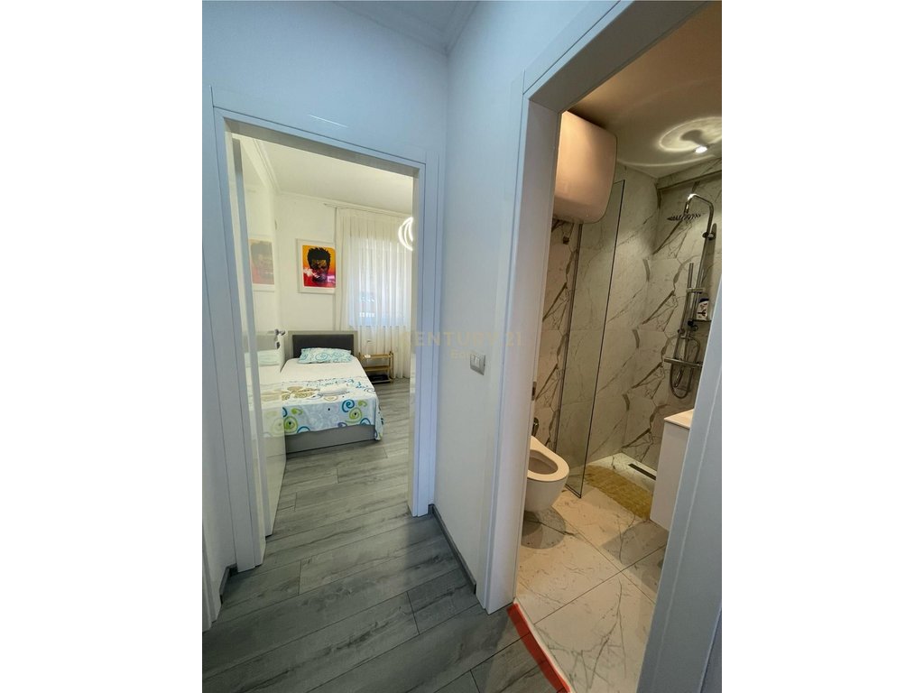 Se alquila super apartamento 2+1+2 con vista al mar en currila!