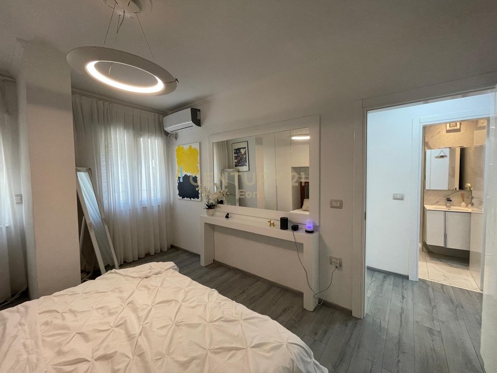 Se alquila super apartamento 2+1+2 con vista al mar en currila!