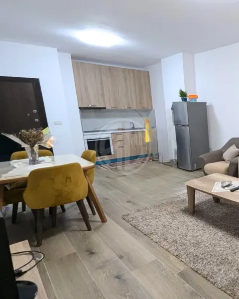 Zur miete eine 2+1+2 wohnung, in der nähe des bahnhofs, Durrës.