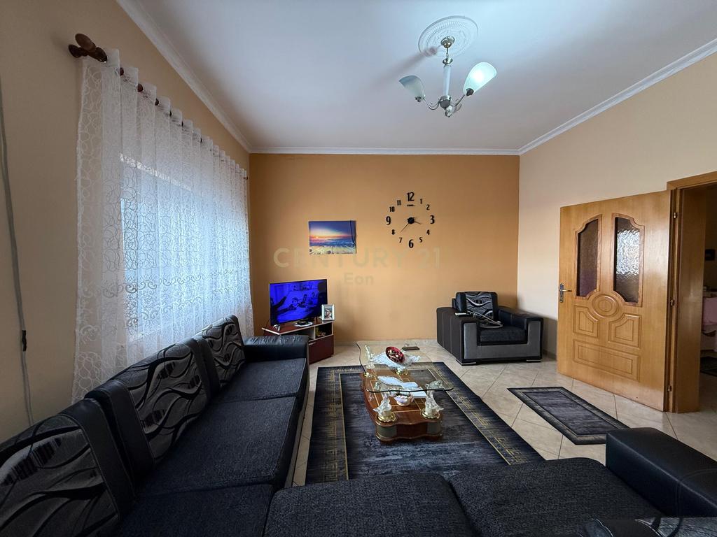 Shesim apartament 1+1 prane drejtorise se policise, durres !