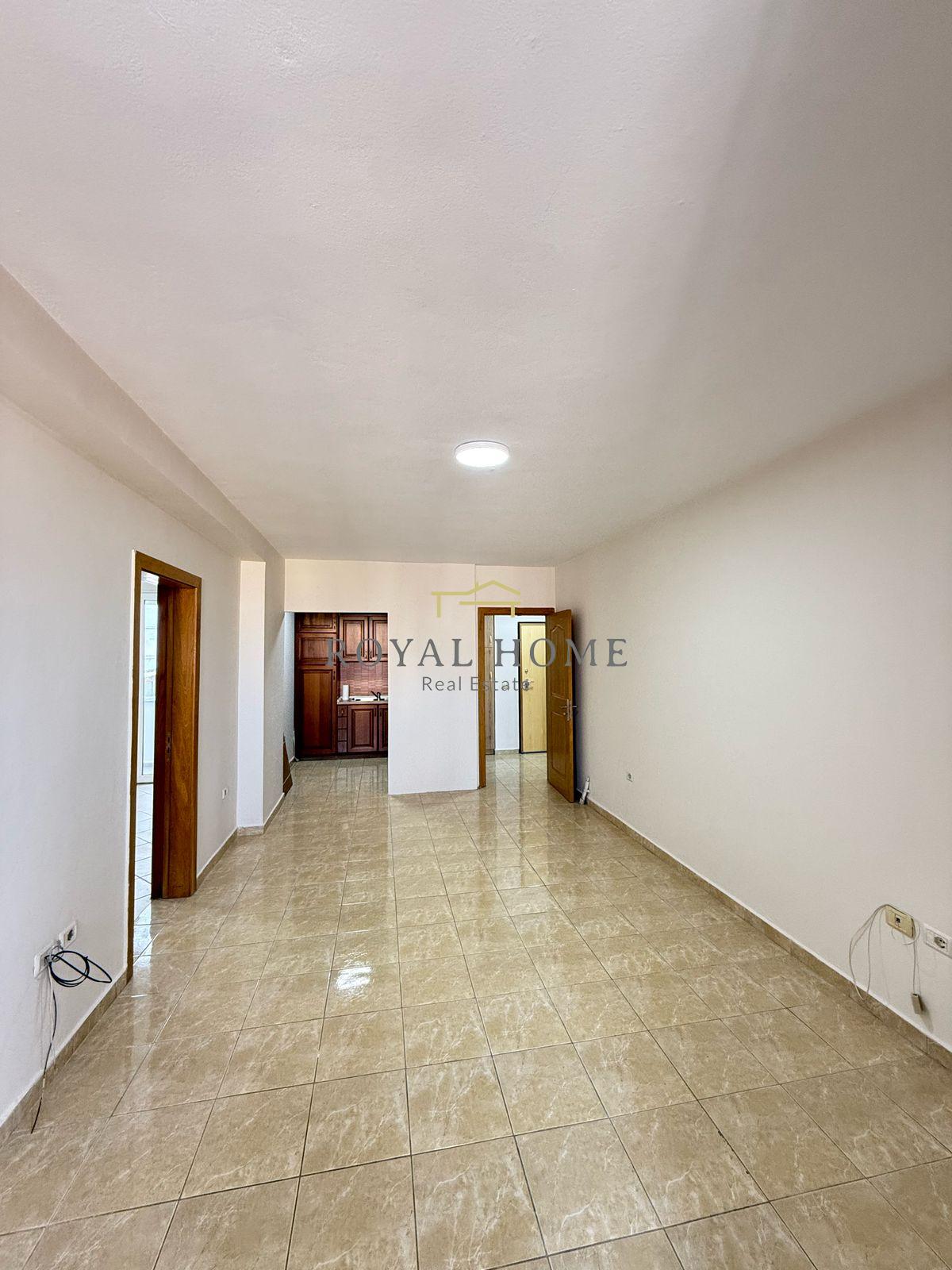 Jepet me qira apartament 3+1+2 – Ish ekspozita