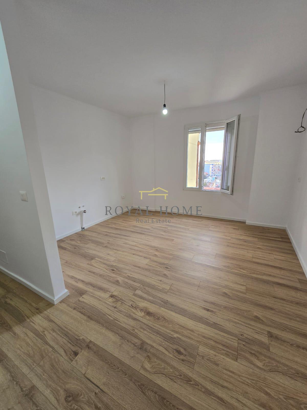 Xhamlliku, appartamento 2+1 in vendita