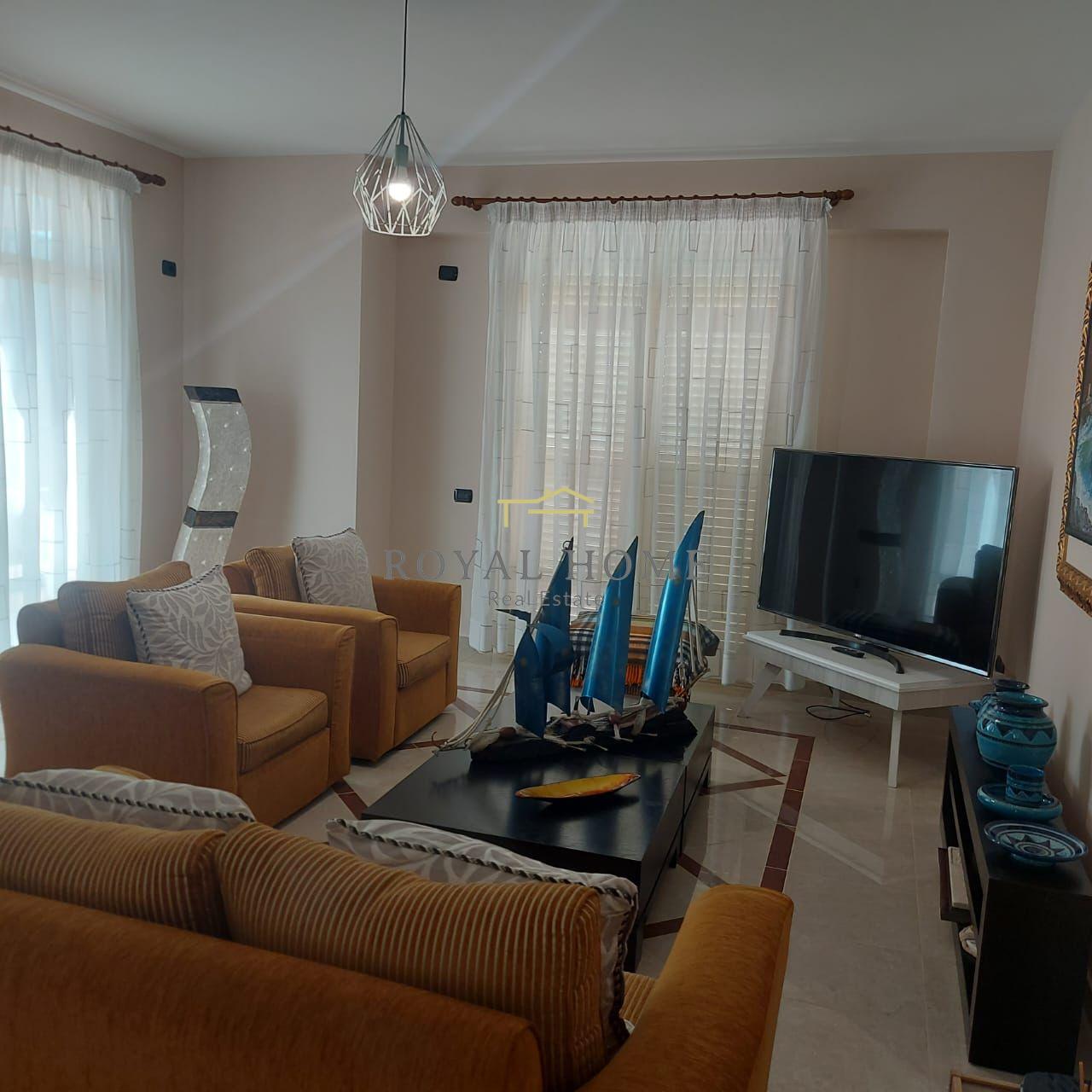 Attico in vendita 2+1+2 – Lungomare, vlore