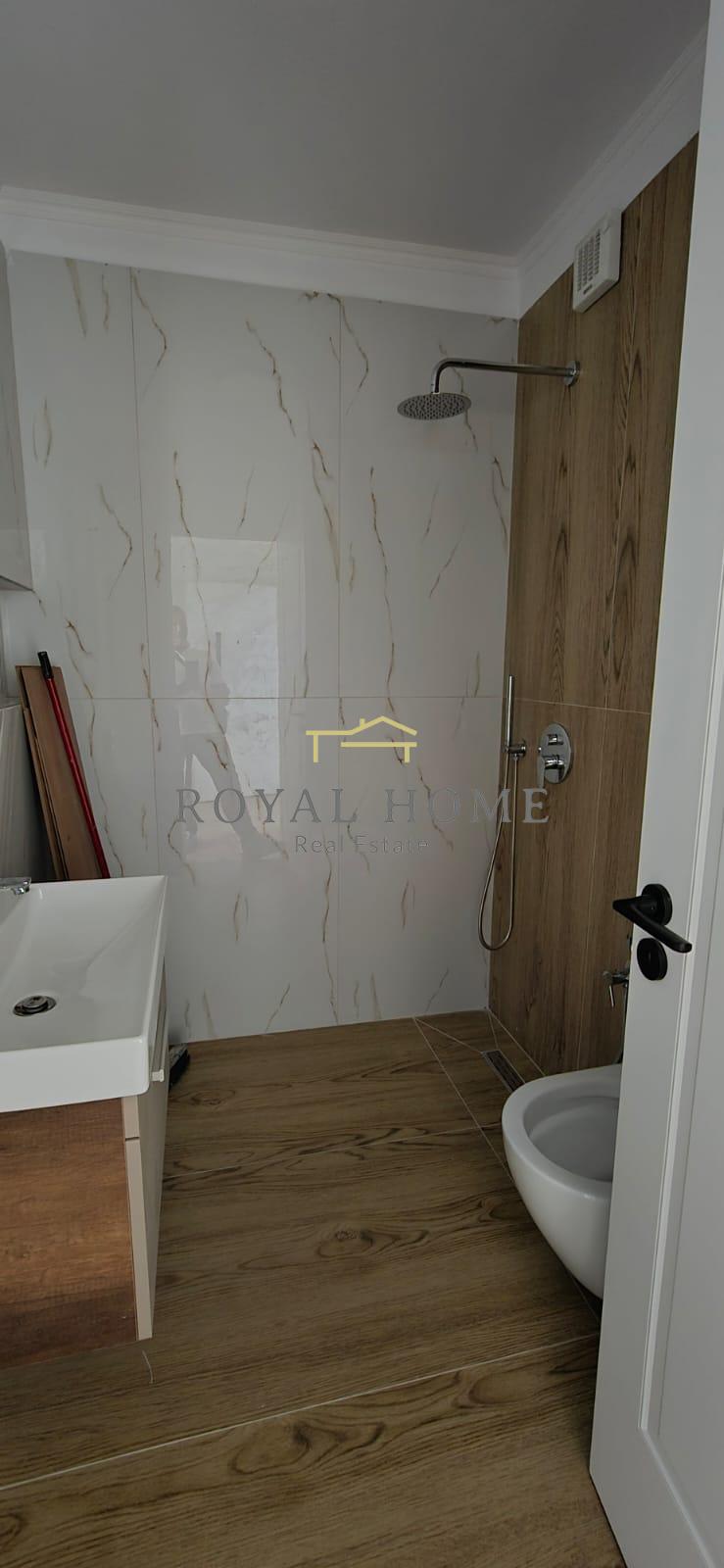 Shitet apartament 1+1 – Te mozaiku i tiranës