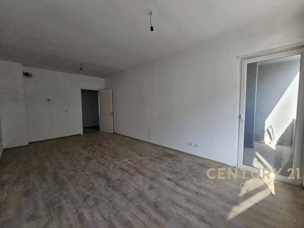 Piso 2+1 en venta en univers city