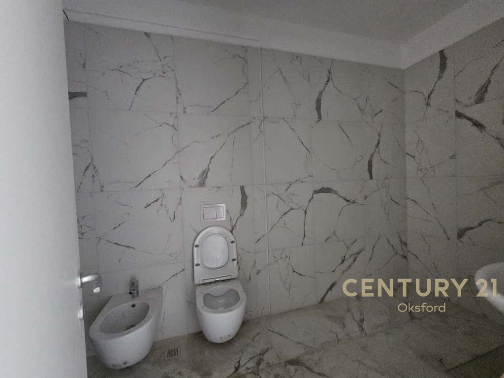 Piso 2+1 en venta en univers city