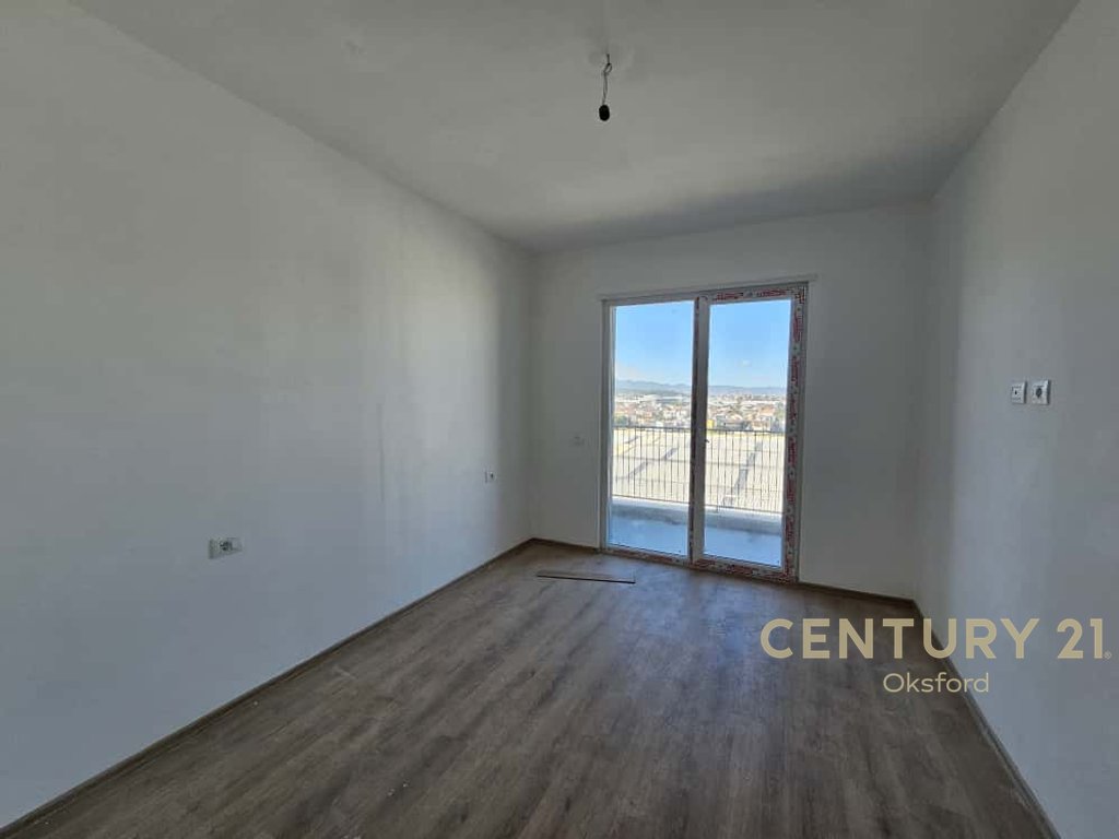 Piso 2+1 en venta en univers city