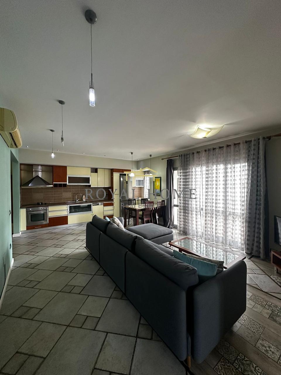 Zogu i zi, apartment 3+1+2 for rent