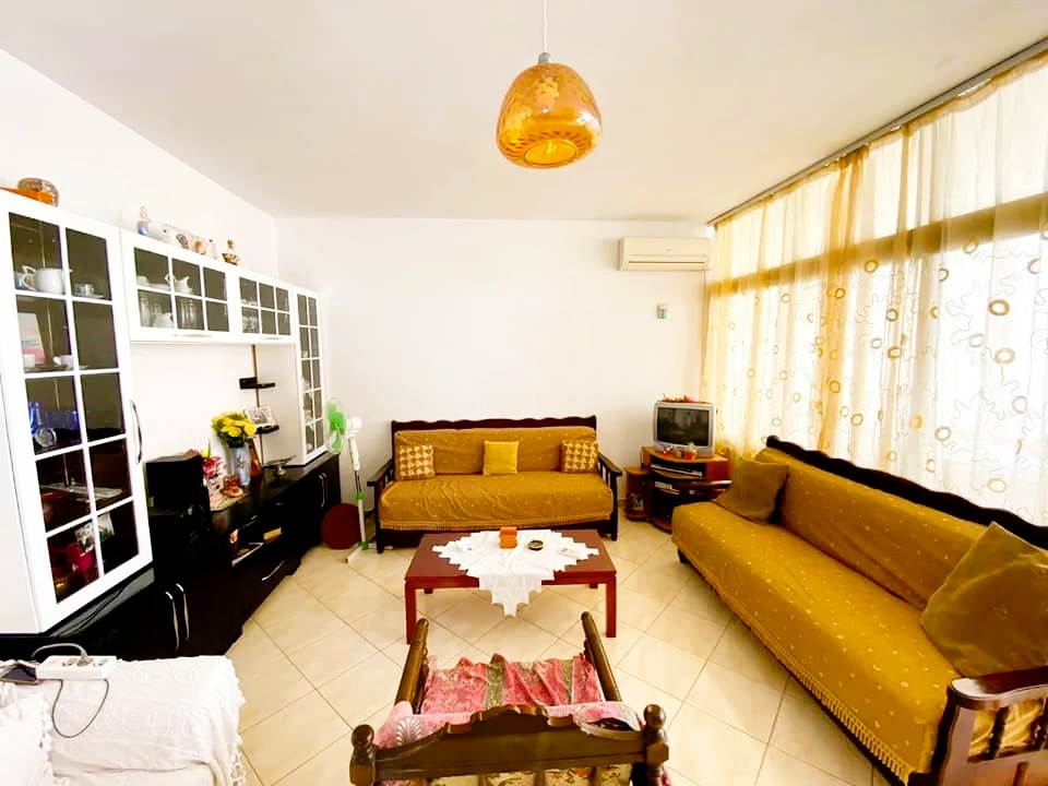 Jepet me qira apartament 2+1,afer flower hotel,golem