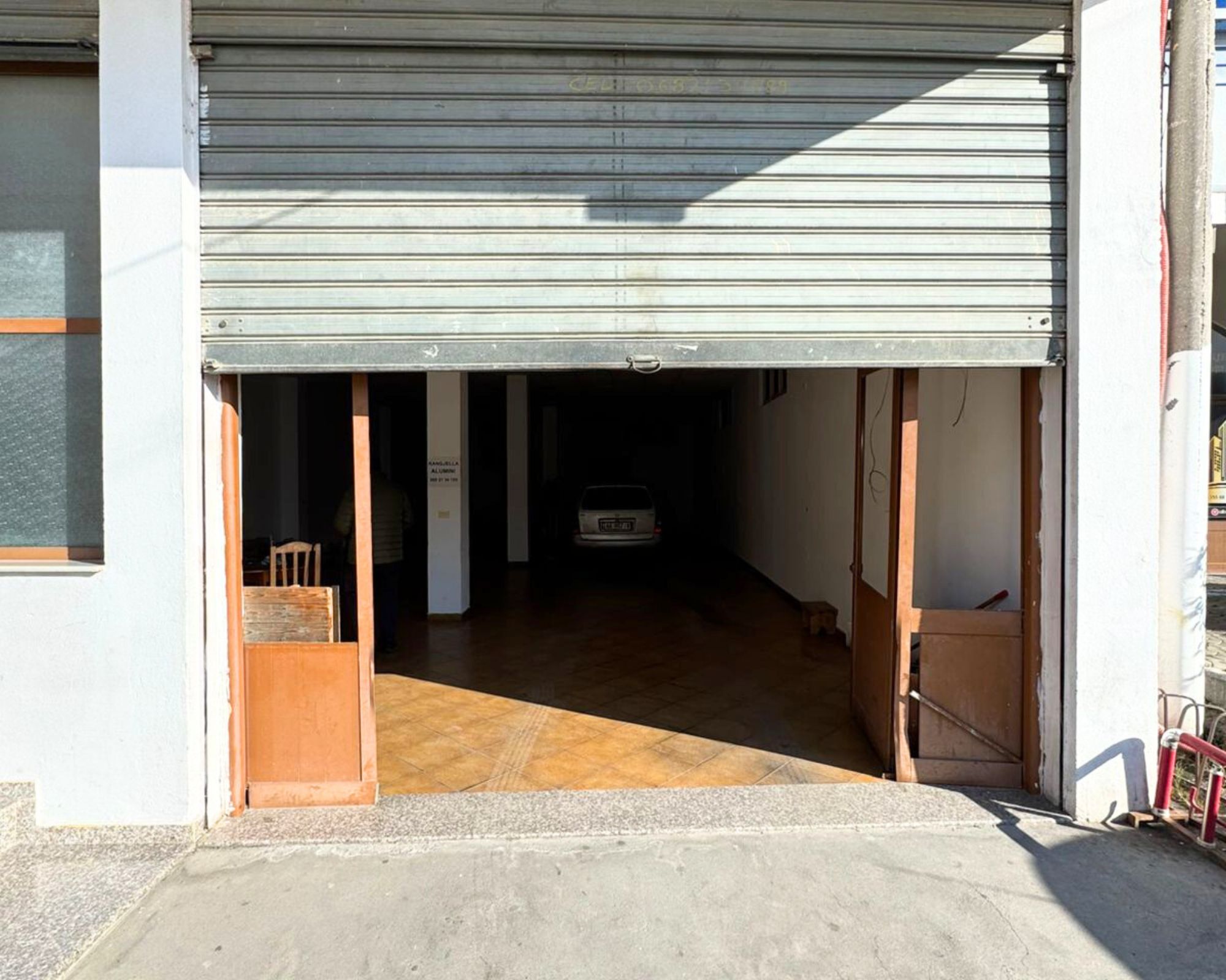 Kavajë, local comercial en alquiler, calle "Josif Budo", en el centro