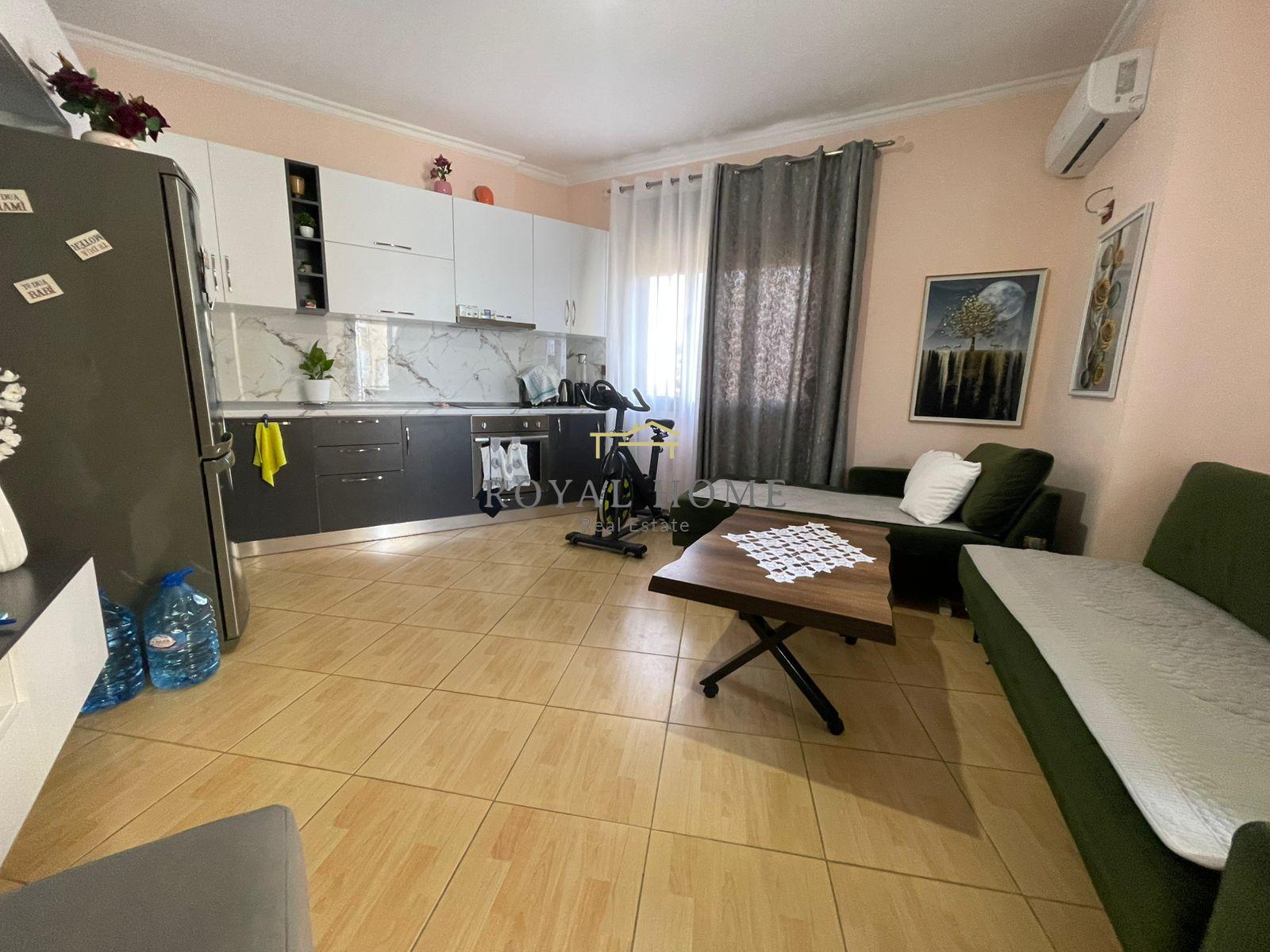 Vlore lungomare, 2+1 apartment for rent