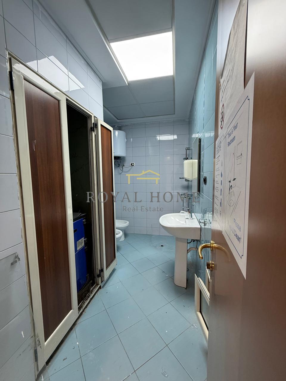 À alugar ambiente open space – Kullat binjakë