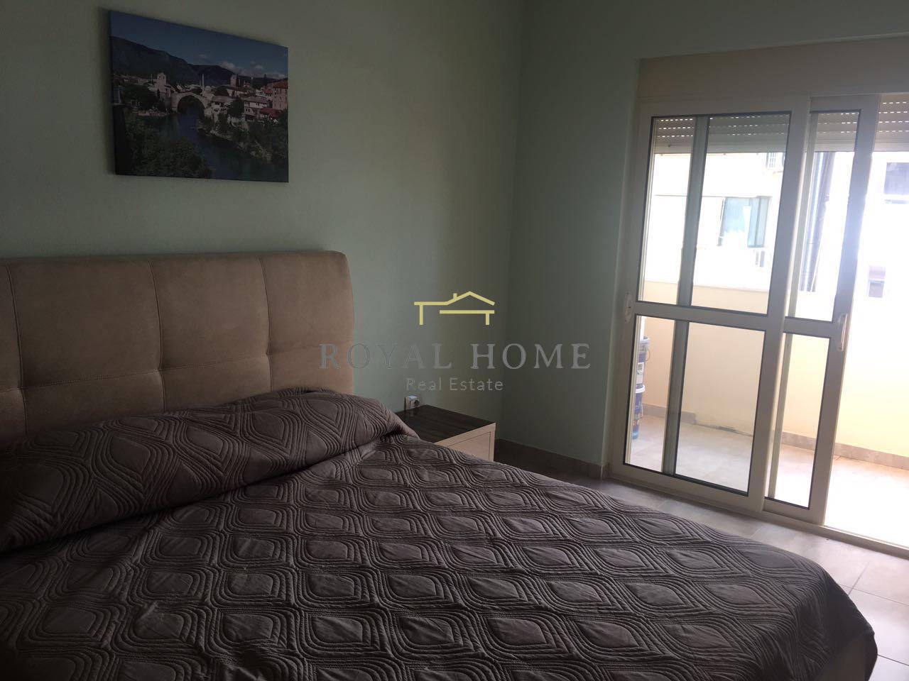 Apartament 2+1 per qera tek myslym shyri