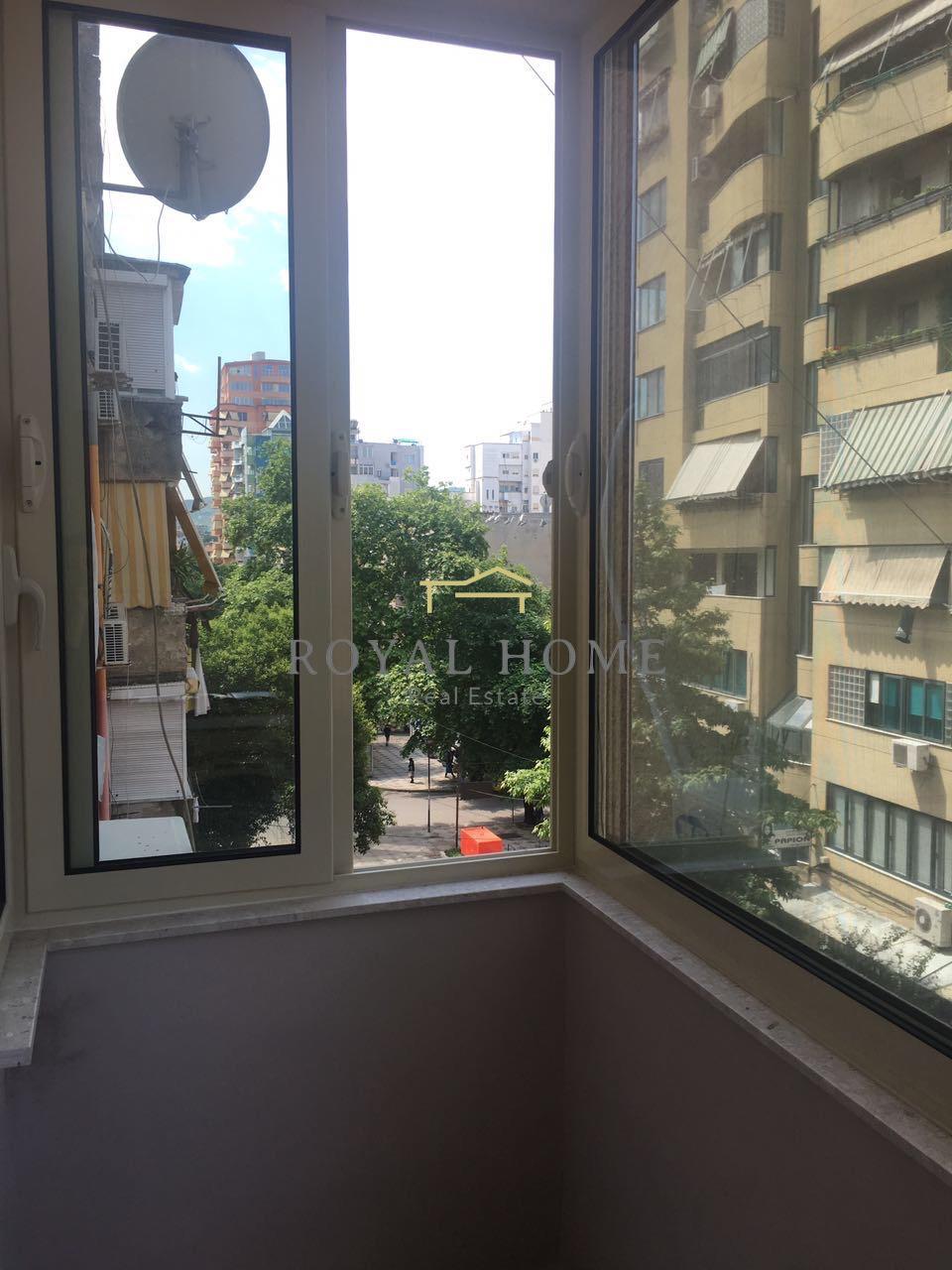 Apartament 2+1 per qera tek myslym shyri