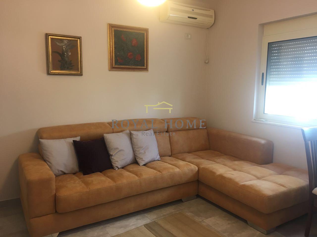 Apartament 2+1 per qera tek myslym shyri