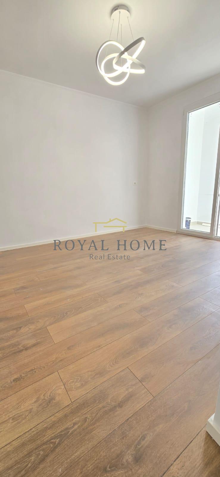 Shitet apartament 1+1 tek 21 dhjetori